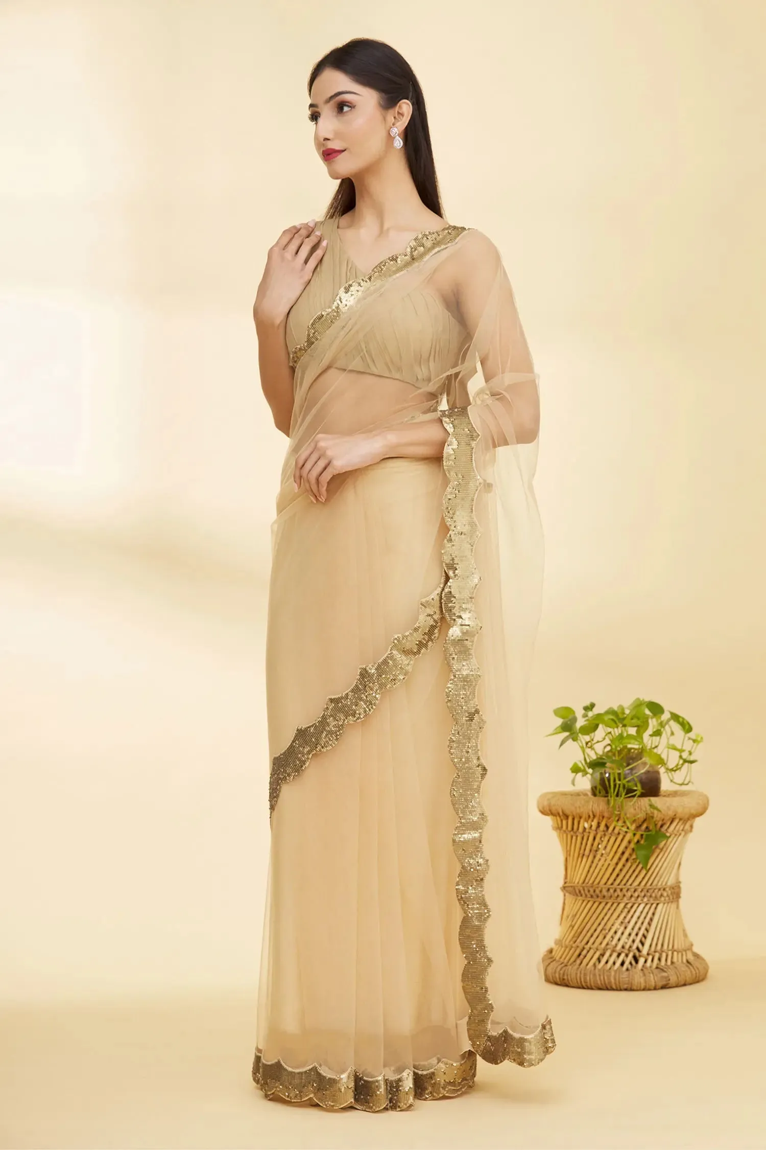 Beige Scalloped Hem Saree