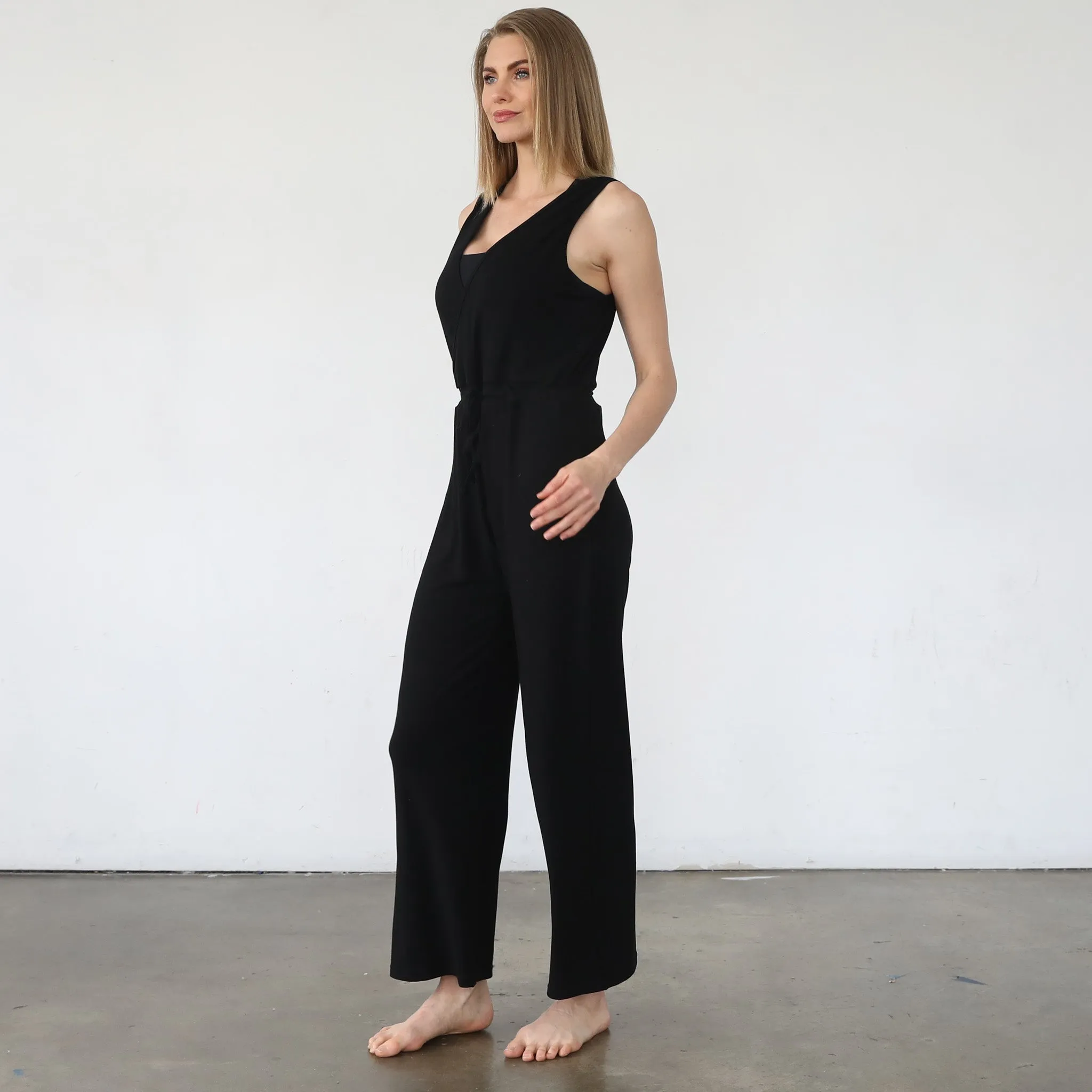 Juliette Nursing Friendly Jumpsuit (Noir)