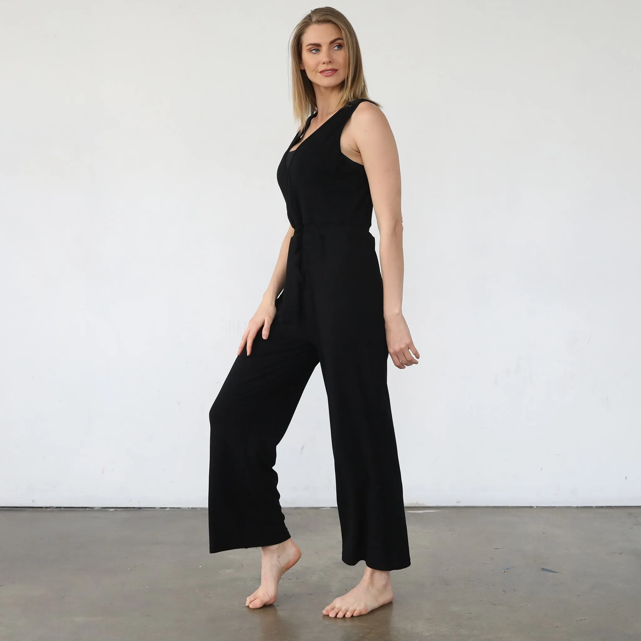 Juliette Nursing Friendly Jumpsuit (Noir)