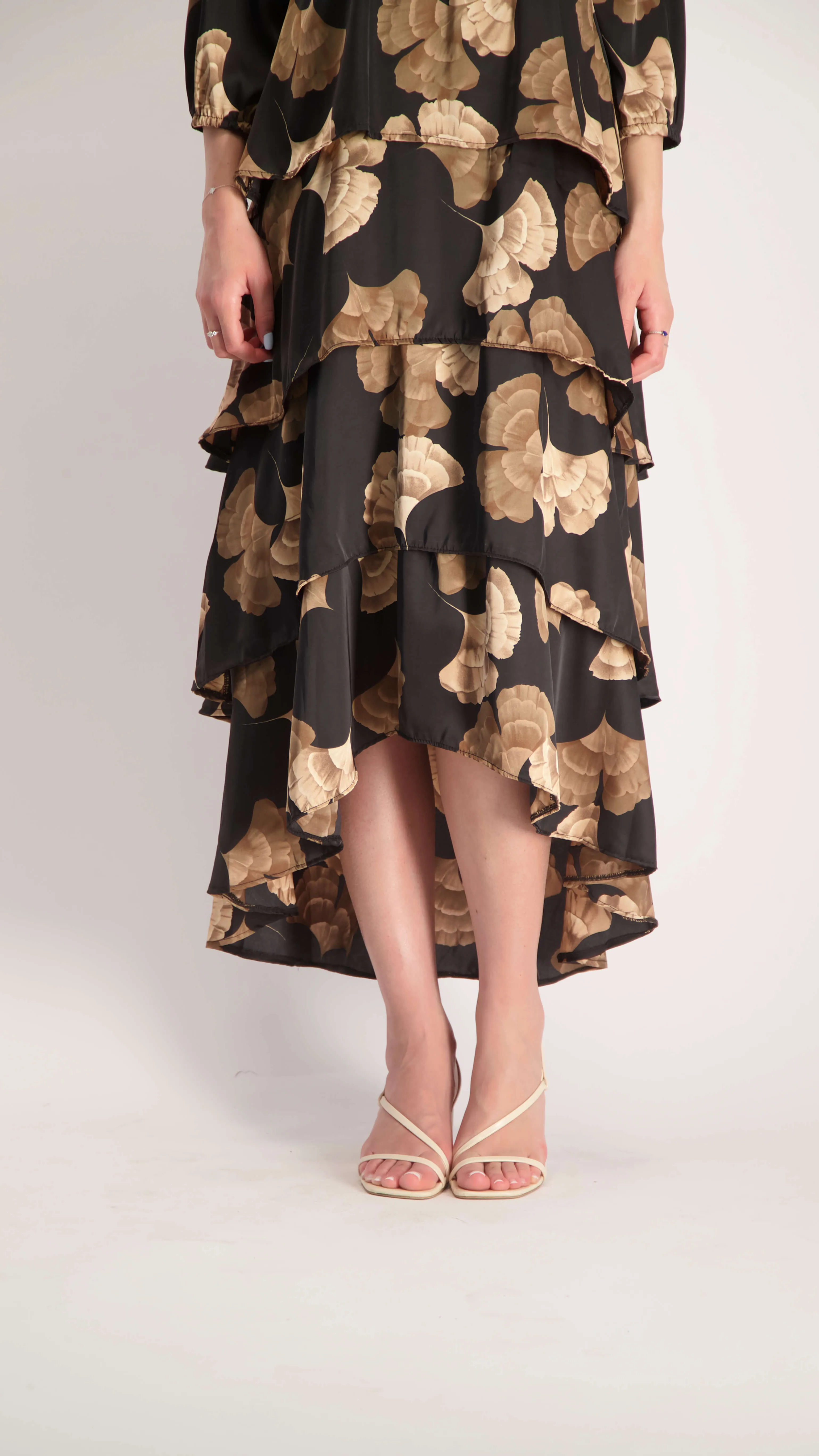 Ruffle Layers Dress / Black & Beige Flowers